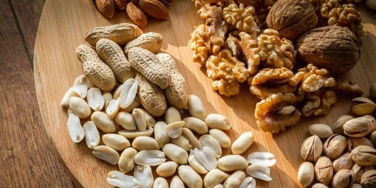 بهترین روغن‌های طبیعی موجود در آجیل‌ ها ،  کدام روغن برای قلب مفیدتر است؟